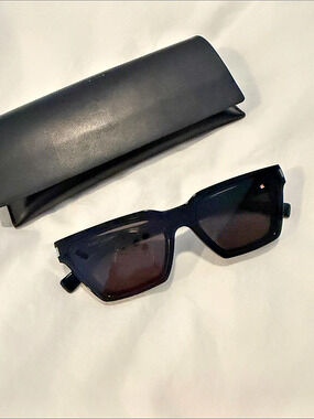 Saint Laurent SL 633 CALISTA Black Rectangular Sunglasses